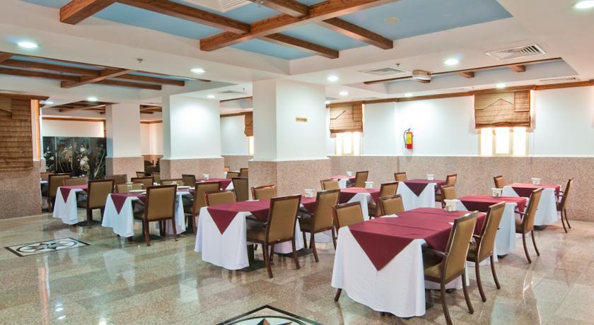 La Villa Hotel Доха Екстер'єр фото