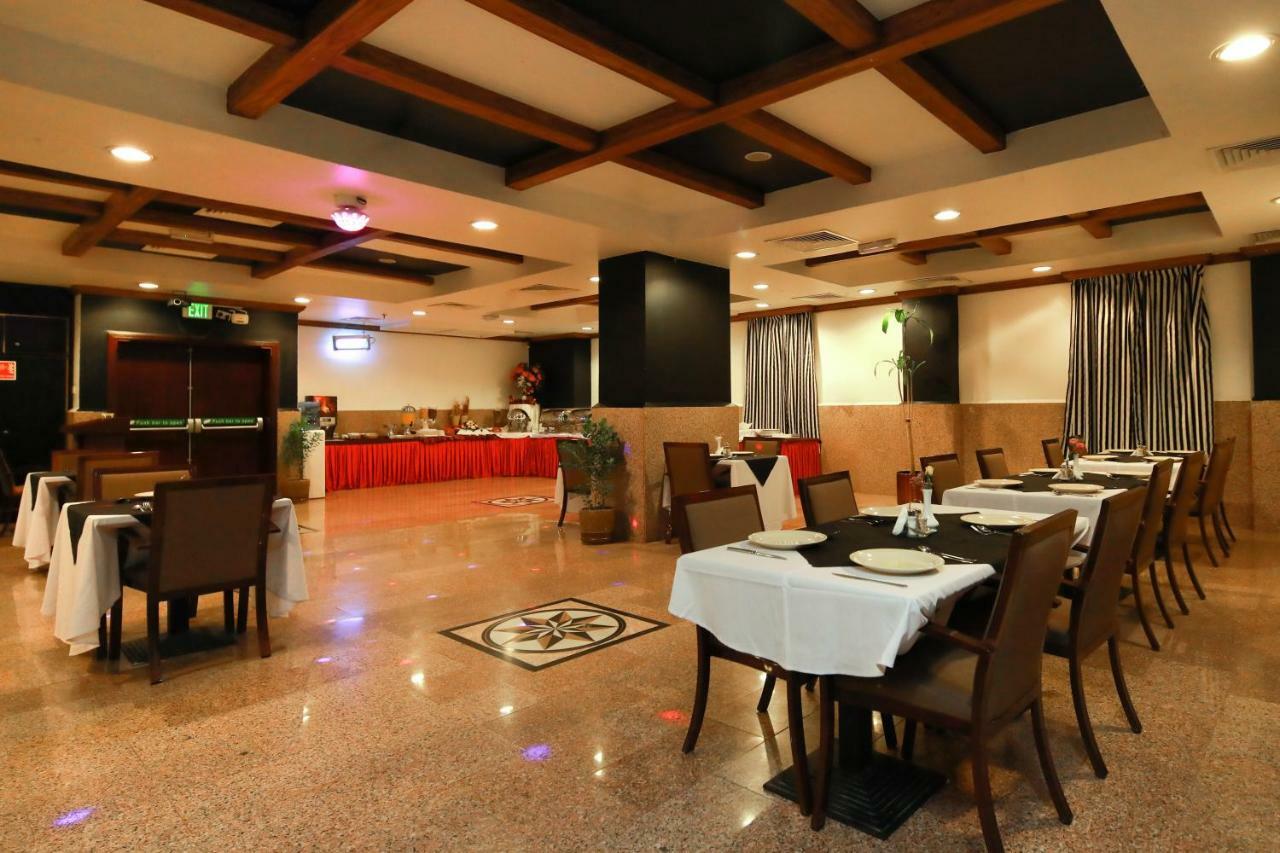 La Villa Hotel Доха Екстер'єр фото